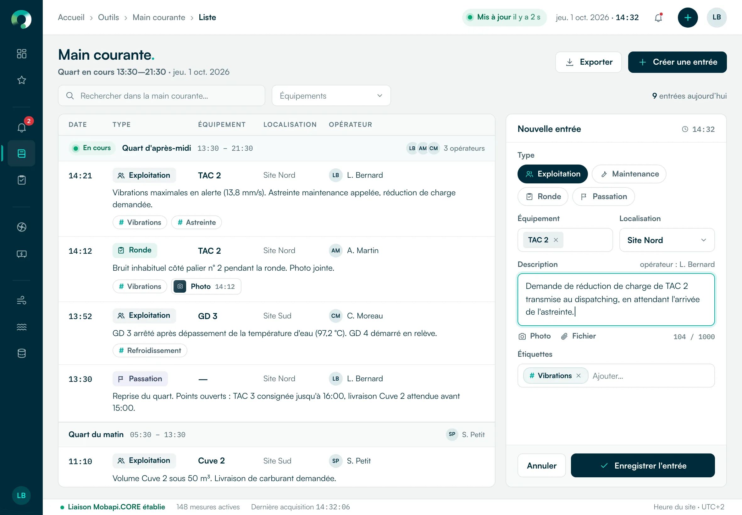 Mobapi.EYE sur tablette : la main courante, avec pour chaque entrée la date, le type, l’équipement, la localisation et l’opérateur, une recherche et un filtre par équipement.